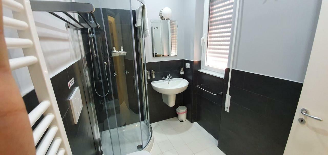 Little Rose Guest House Fiumicino Ngoại thất bức ảnh